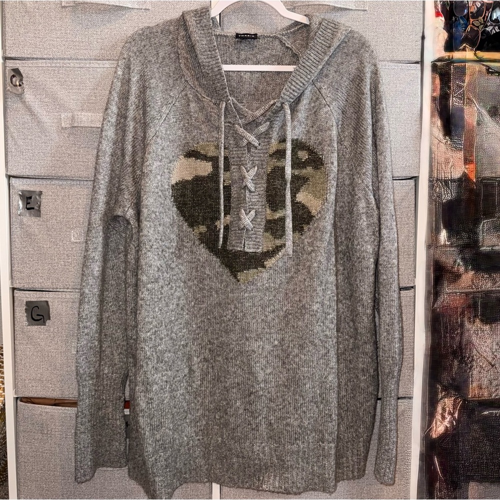 Torrid sweater/hoodie size 2 - camo heart -